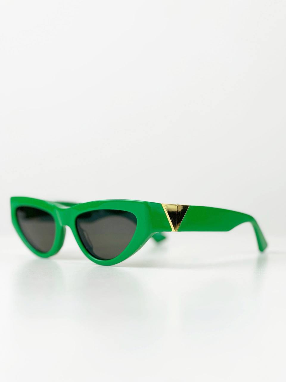 BOTTEGA VENETA CAT EYE GREEN SUNGLASSES