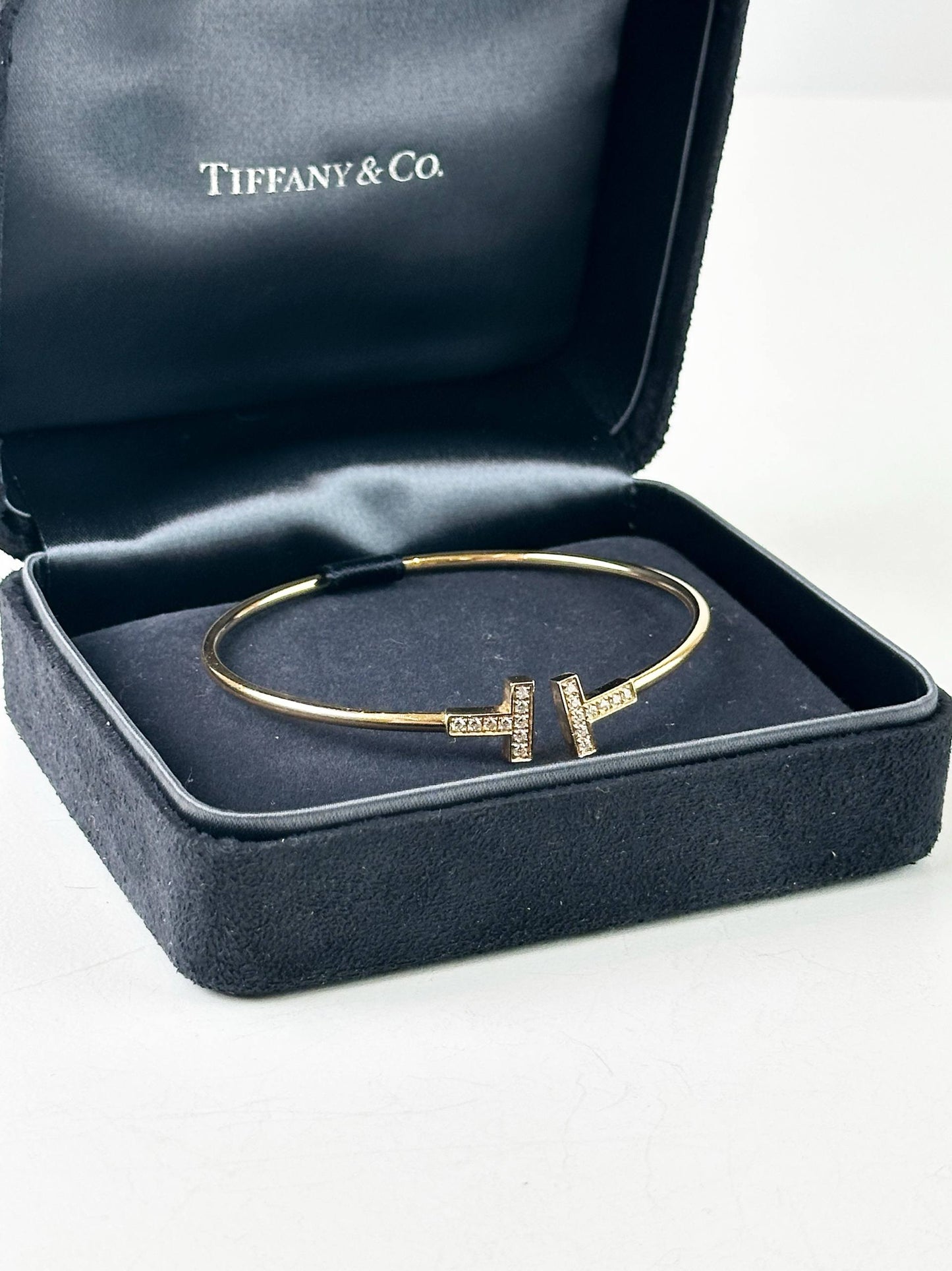 TIFFANY & CO. T WIRE YELLOW GOLD DIAMOND BRACELET