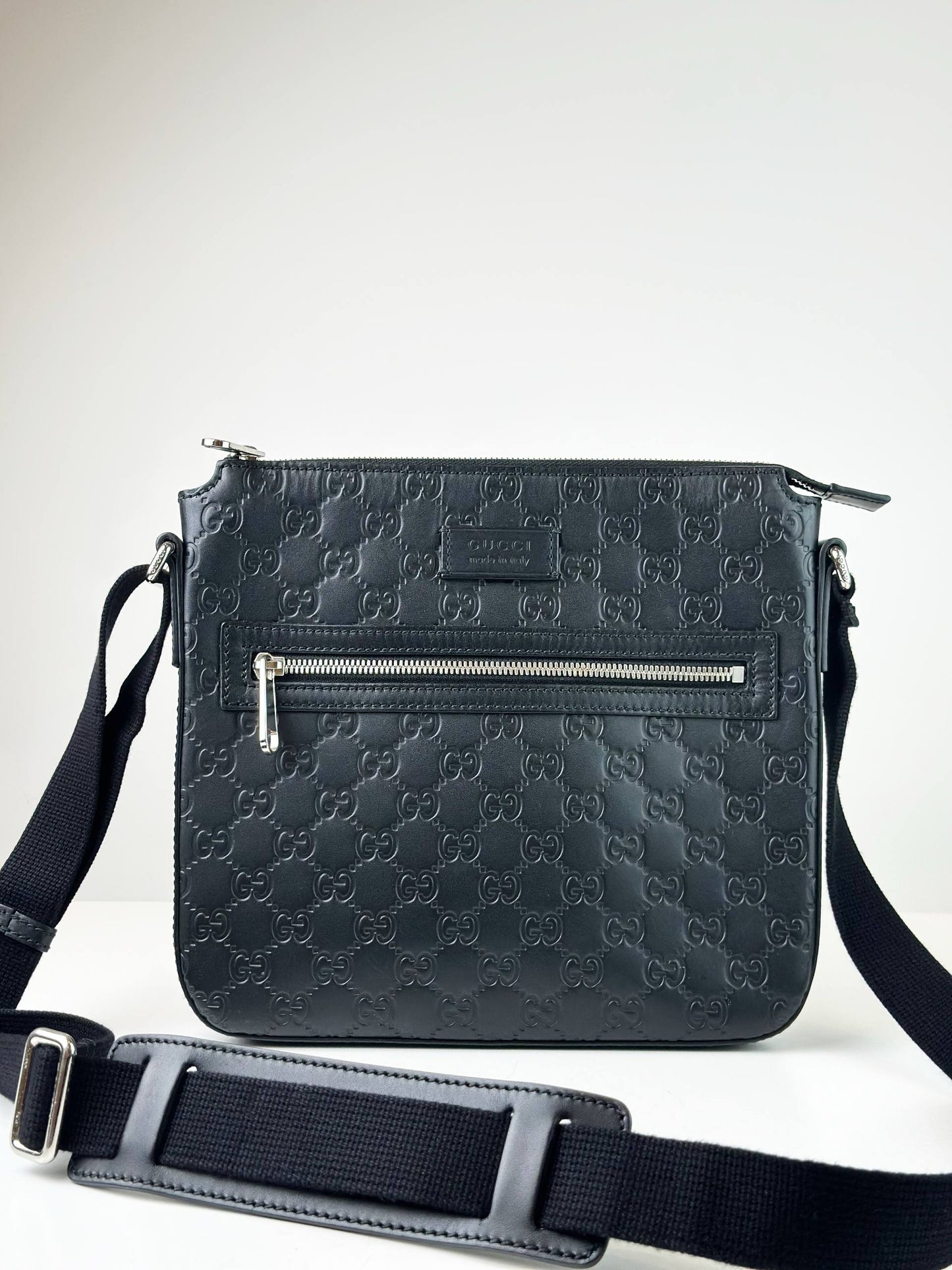 GUCCI GG GUCCISSIMA BLACK MESSENGER BAG