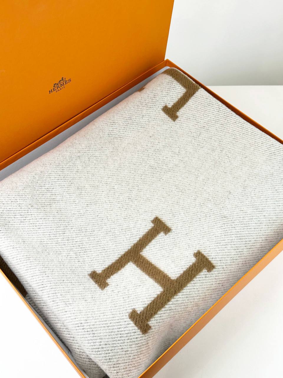 HERMES AVALON THROW BLANKET