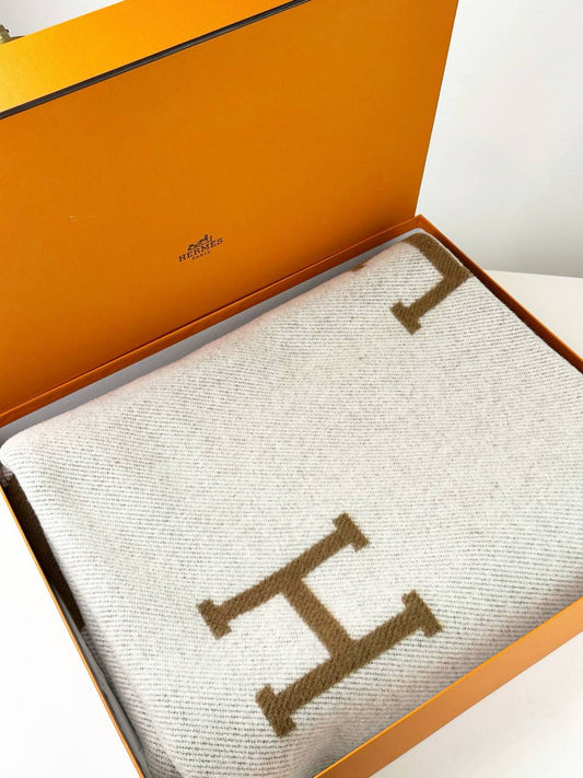 HERMES AVALON THROW BLANKET