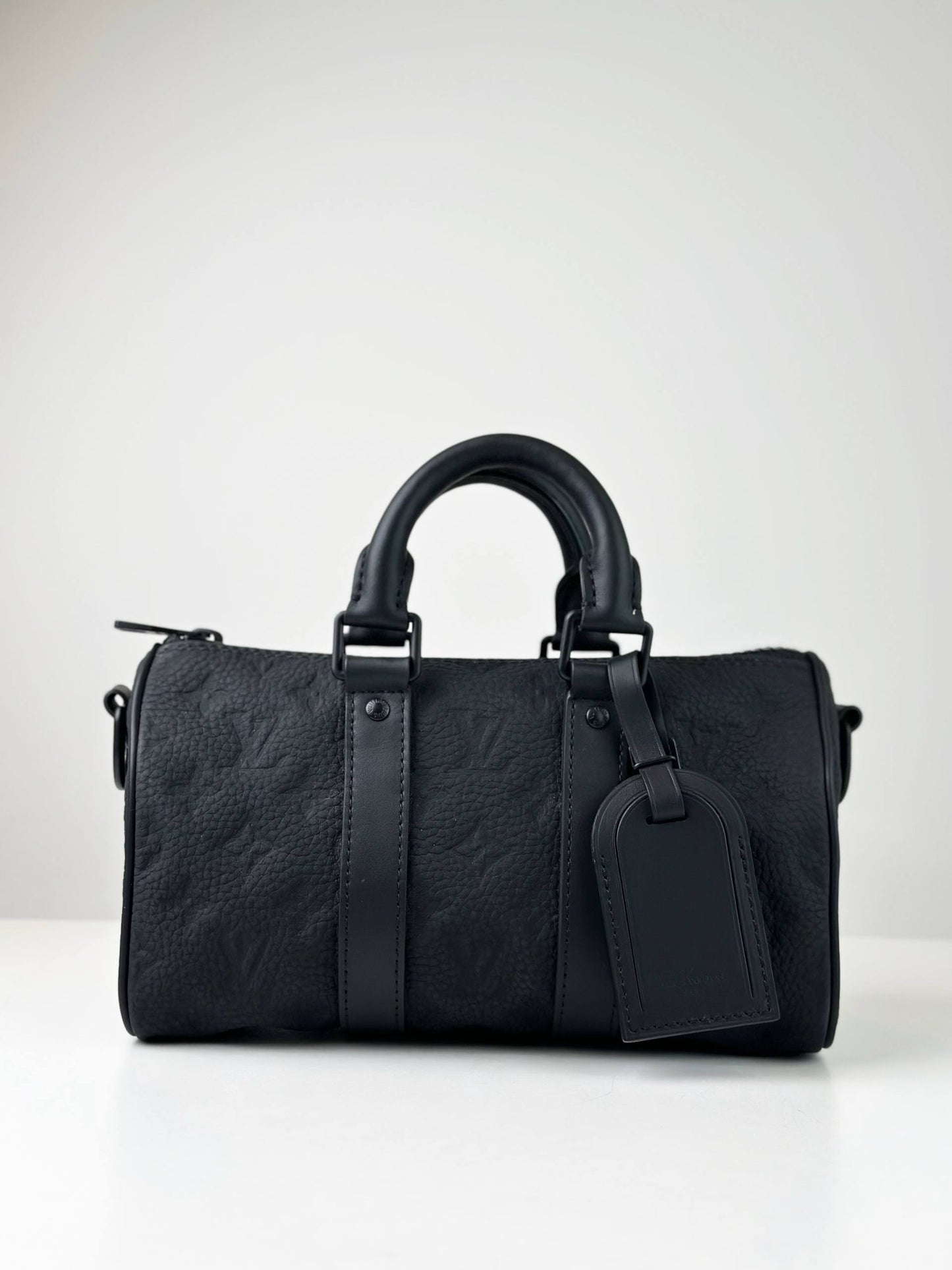 LOUIS VUITTON KEEPALL 25 BANDOULIERE BLACK TAURILLON LEATHER CROSSBODY BAG