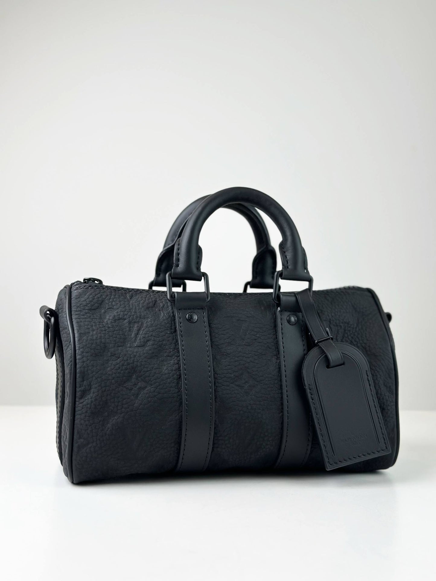 LOUIS VUITTON KEEPALL 25 BANDOULIERE BLACK TAURILLON LEATHER CROSSBODY BAG