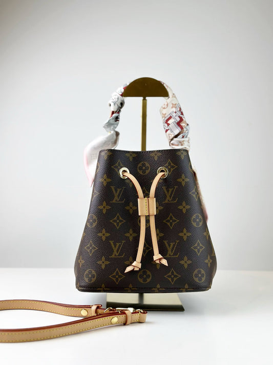 LOUIS VUITTON MONOGRAM NEONOE BB BUCKET BAG