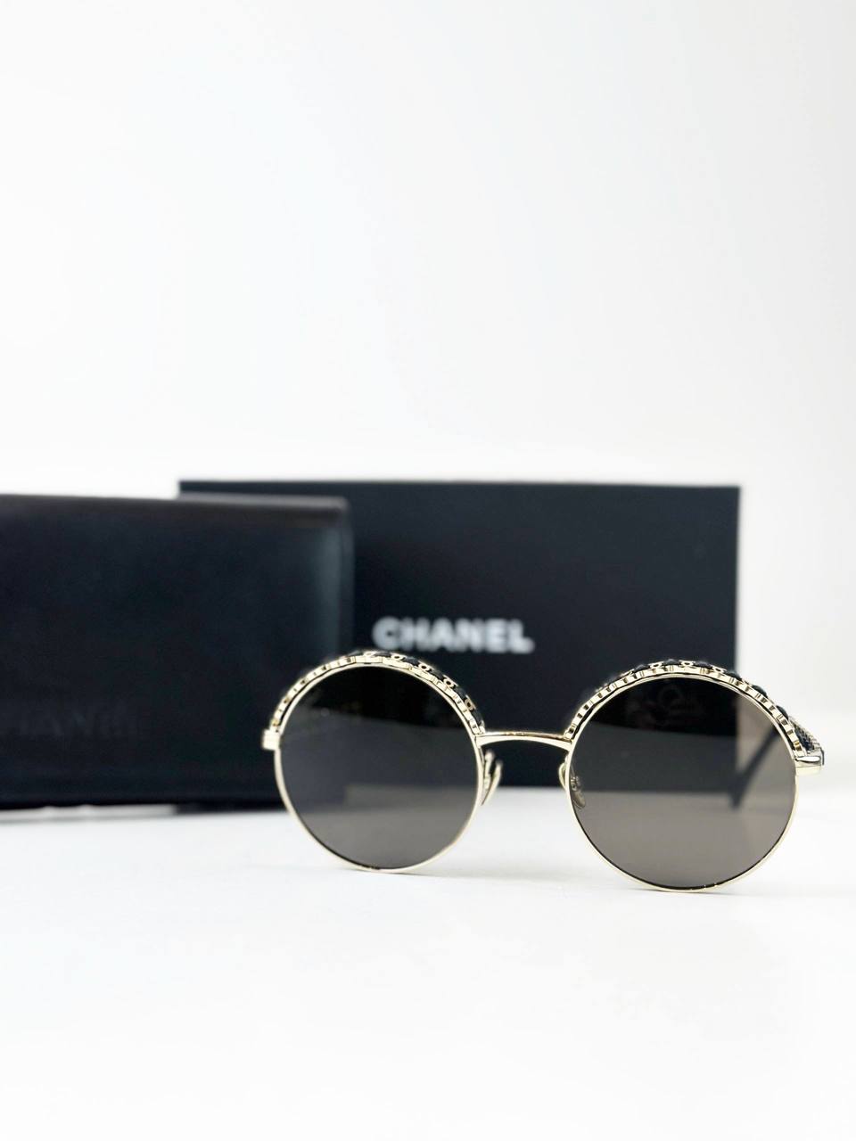 CHANEL ROUND SUNGLASSES
