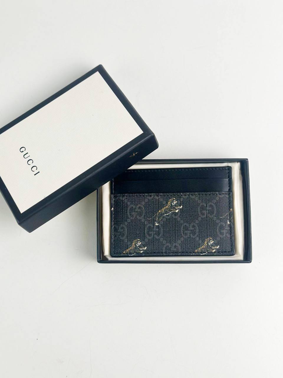 GUCCI GG SUPREME GG TIGER PRINT BLACK CARD HOLDER
