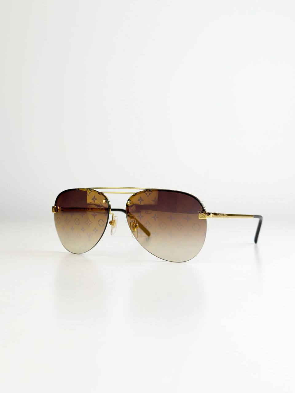 LOUIS VUITTON PILOT LIGHT SUNGLASSES