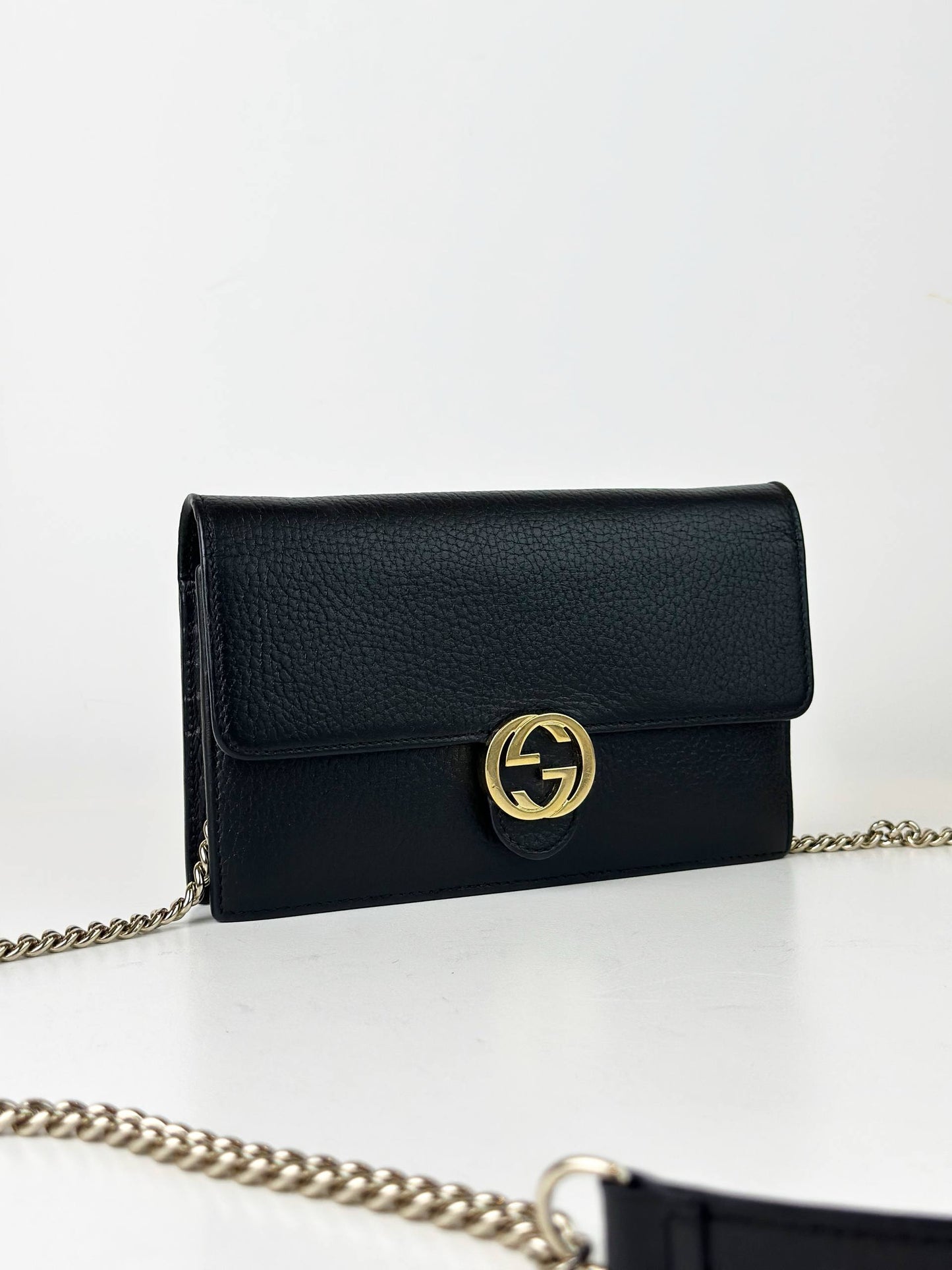 GUCCI GG INTERLOCKING BLACK WALLET ON CHAIN