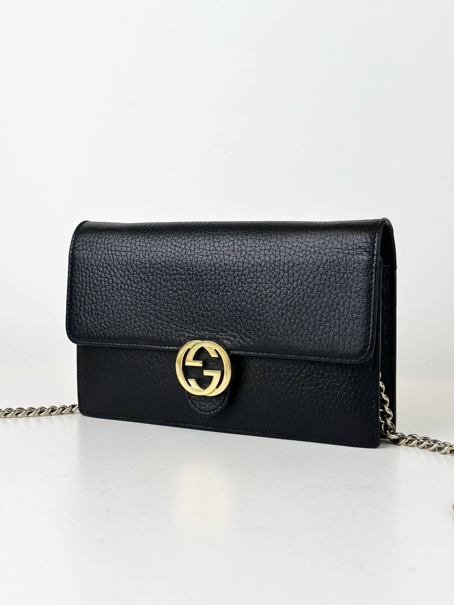 GUCCI GG INTERLOCKING BLACK WALLET ON CHAIN