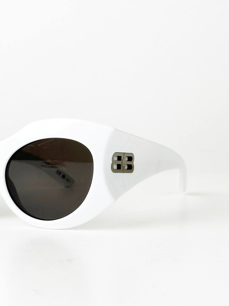 BALENCIAGA HOURGLASS WHITE ROUND SUNGLASSES