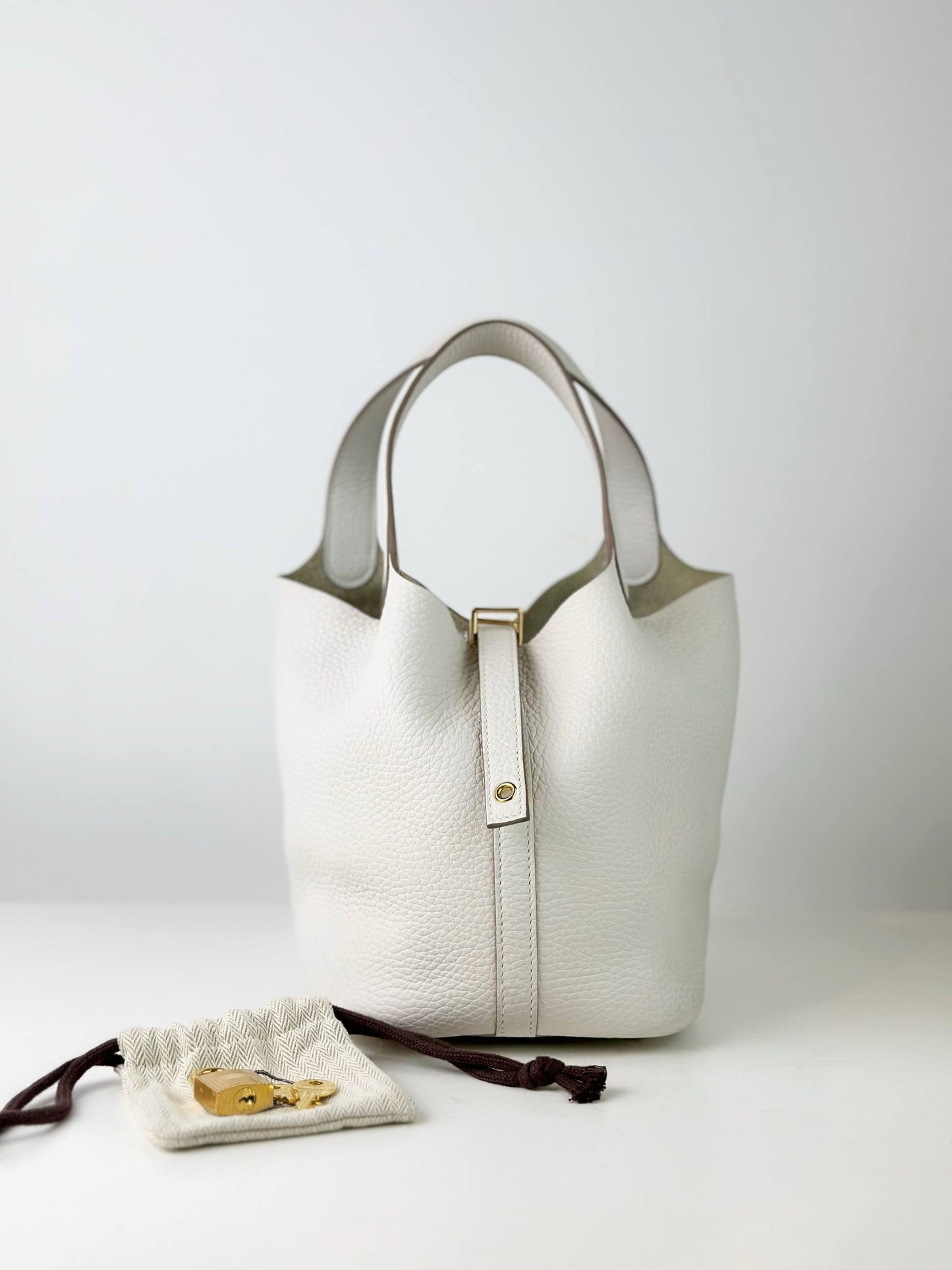 HERMES PICOTIN LOCK 18 IN WHITE TAURILLION CLEMENCE LEATHER GHW