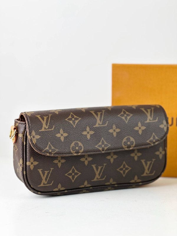 LOUIS VUITTON IVY MONOGRAM WALLET ON CHAIN