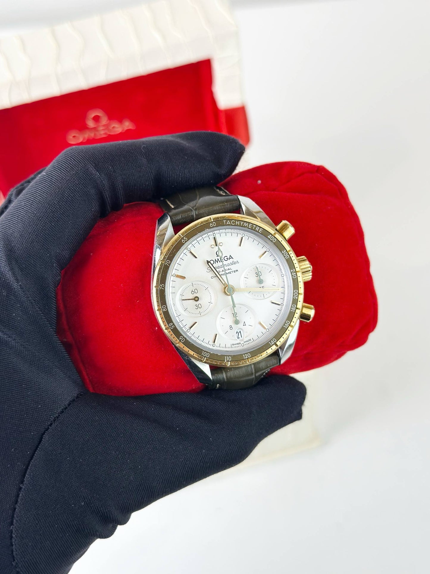 OMEGA SPEEDMASTER AXIAL CHRONOGRAPH 324.23.38.50.02.001 AUTOMATIC WATCH