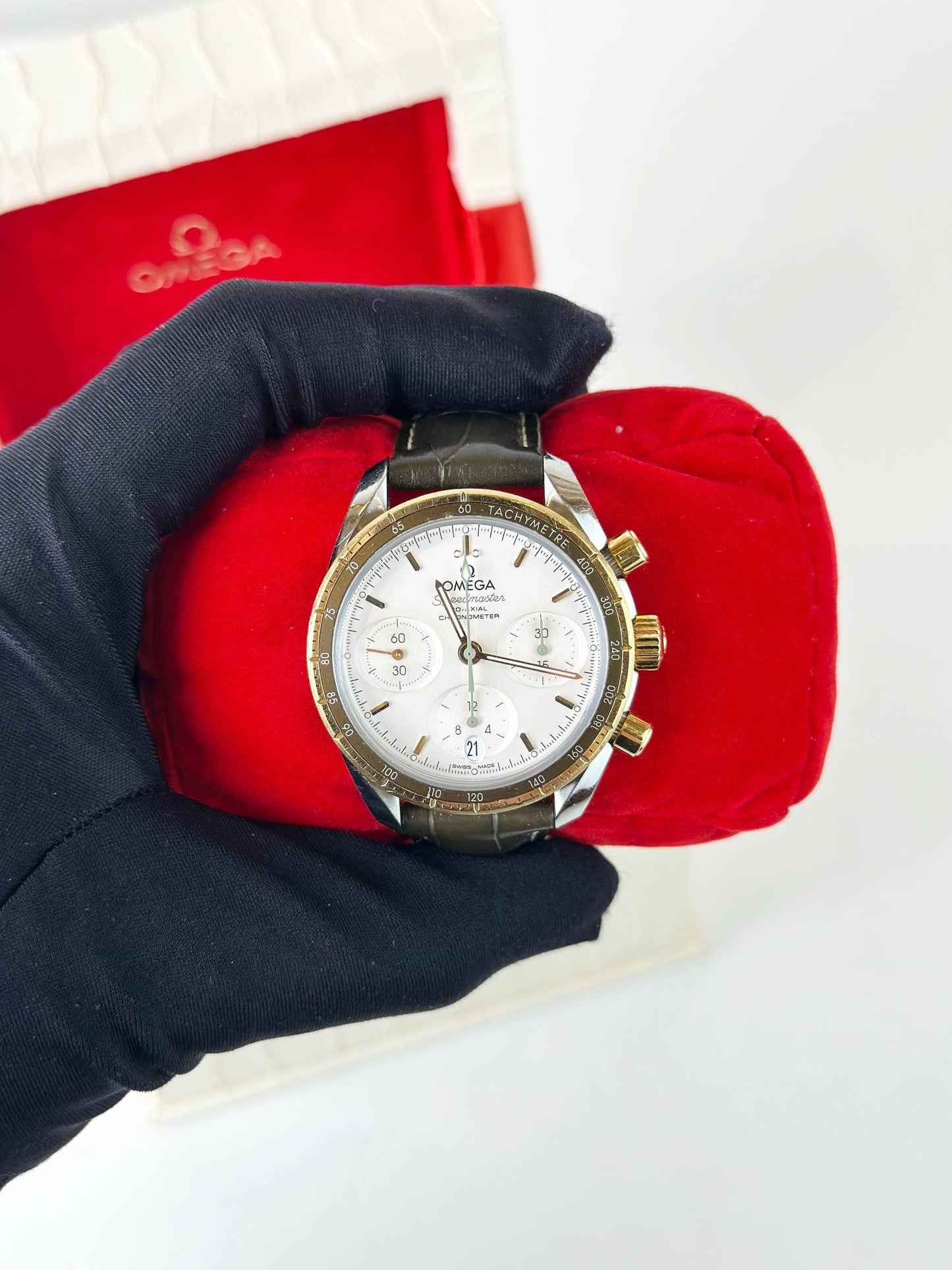 OMEGA SPEEDMASTER AXIAL CHRONOGRAPH 324.23.38.50.02.001 AUTOMATIC WATCH