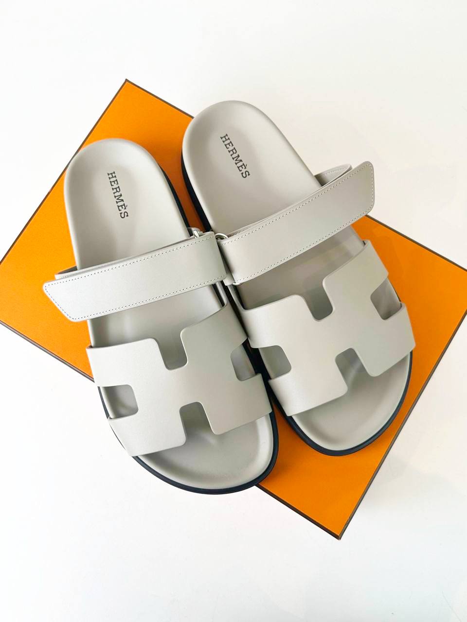 HERMES CHYPRE BEIGE ESQUISSE SANDALS