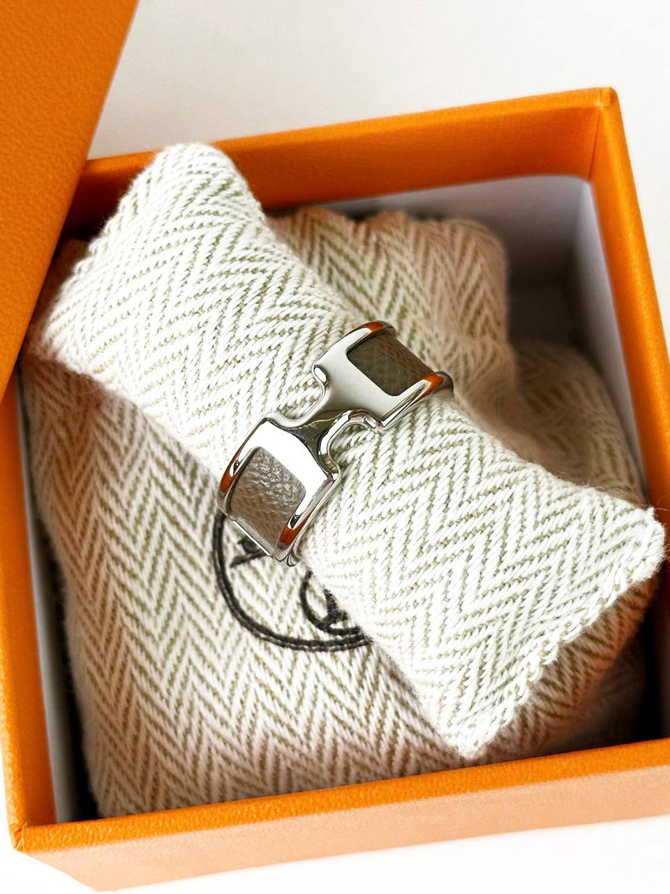 HERMES OLYMPE GREY RING