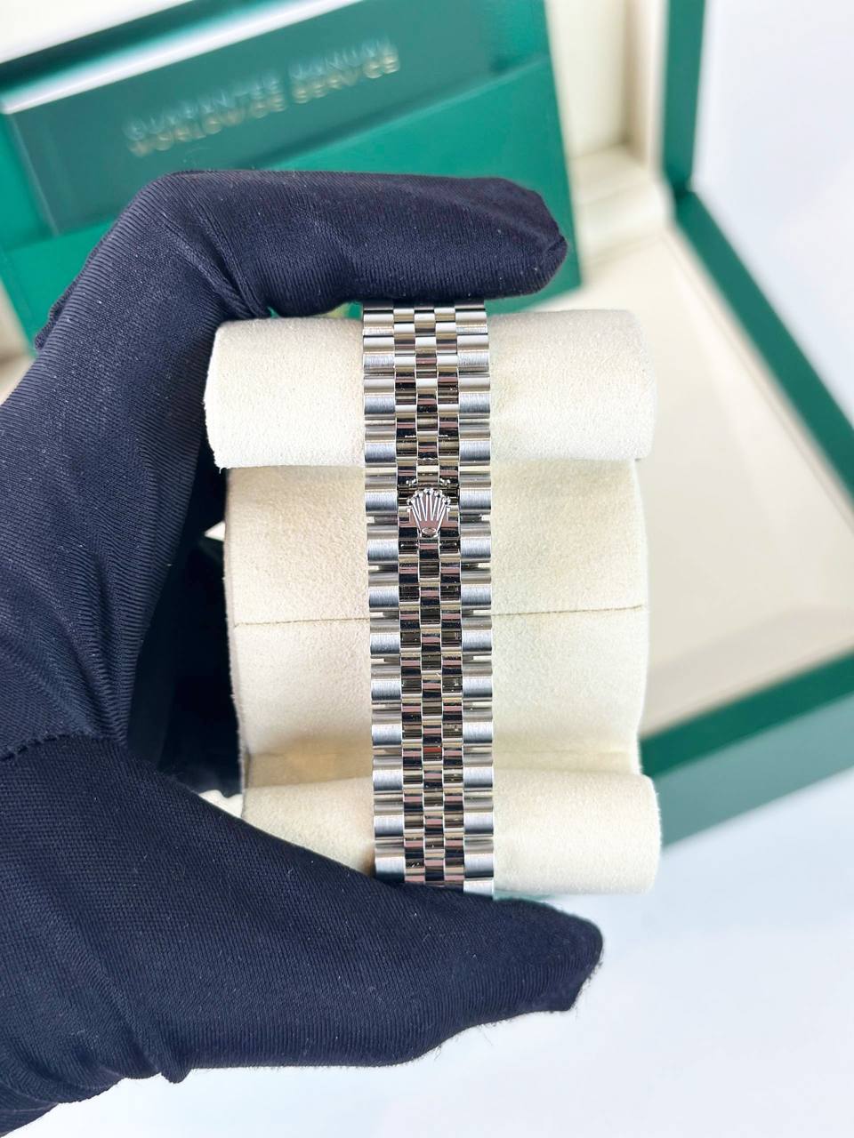 ROLEX DATEJUST 31 MOTHER OF PEARL DIAL JUBILEE AUTOMATIC WATCH