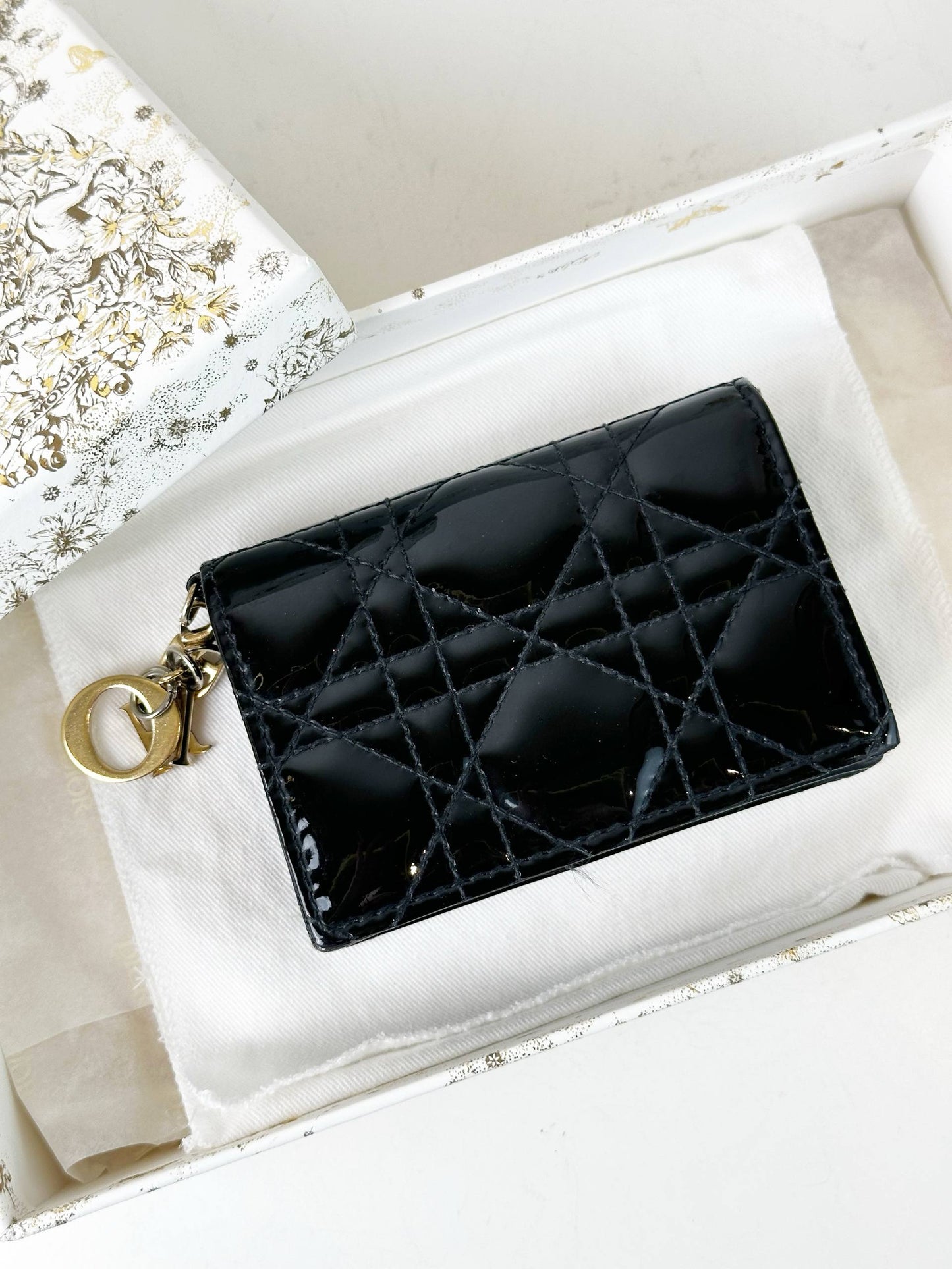 LADY DIOR BLOOM BLACK PATENT LEATHER CARD HOLDER