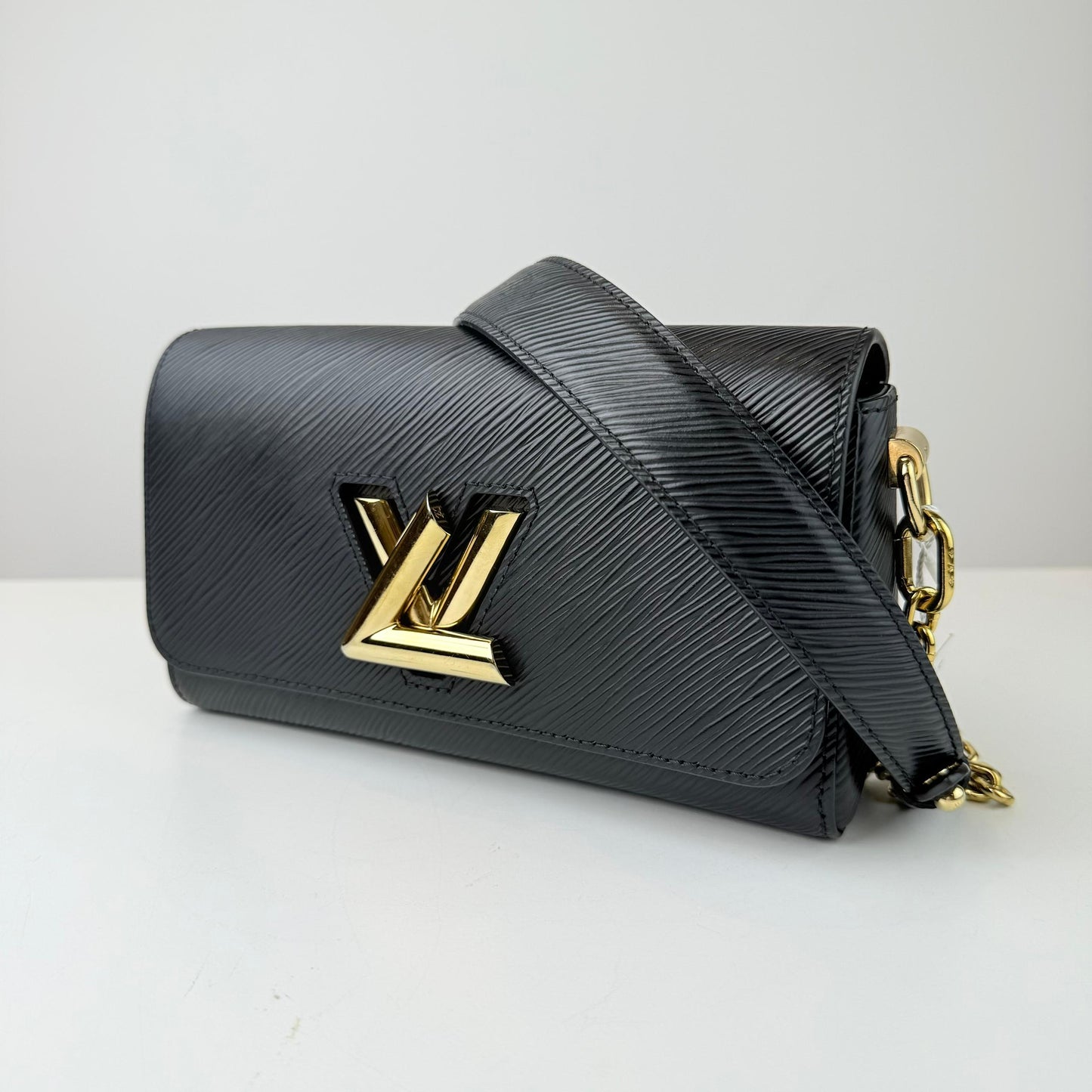 Louis Vuitton Twist PM Epi Leather GHW